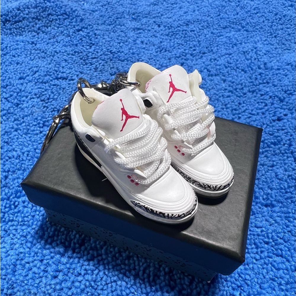 Mini shoe keychain